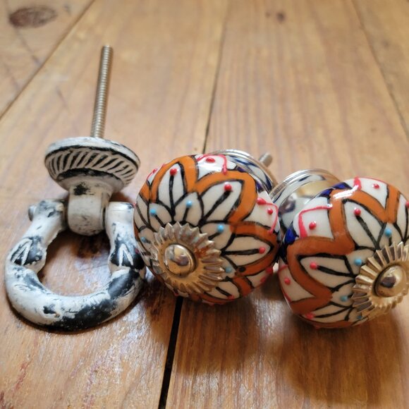 3 drawer pulls - Picture 1 of 6